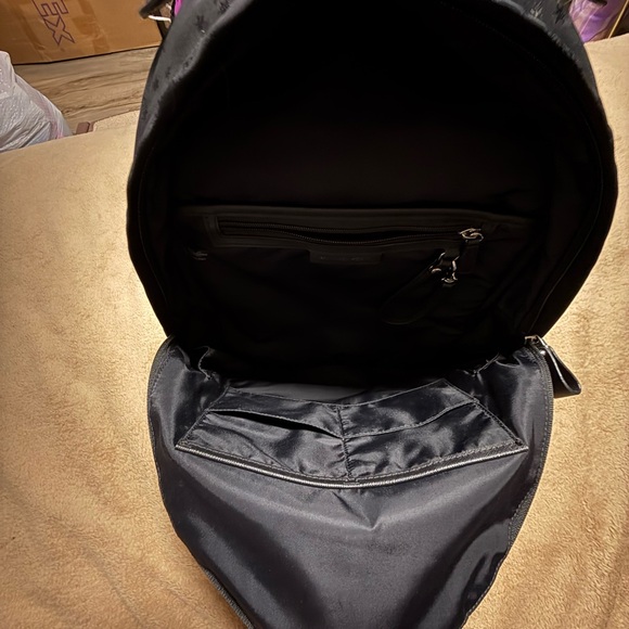 Michael Kors Kelsey Large Backpack - Picture 5 of 7